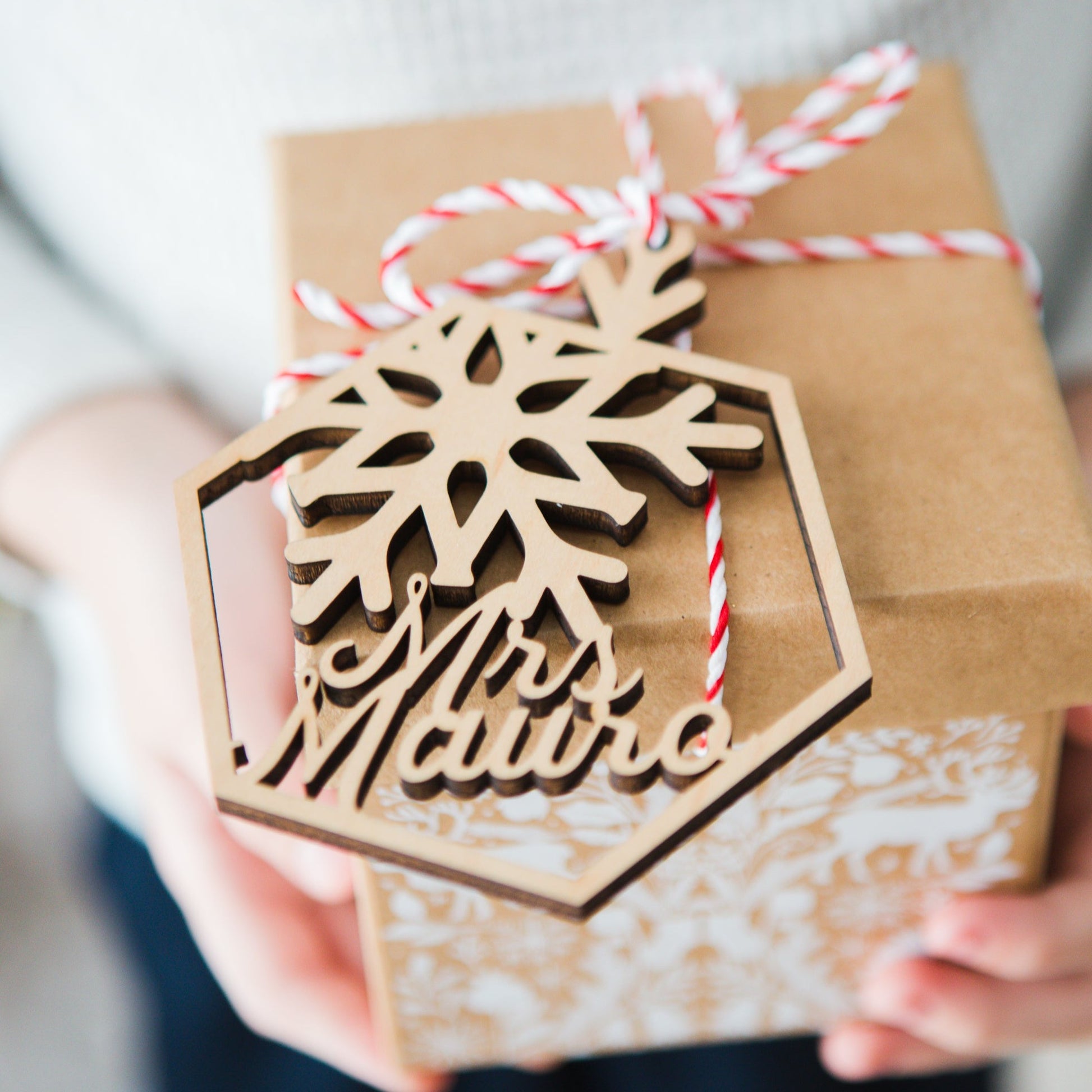snowflake design christmas ornament gift tag
