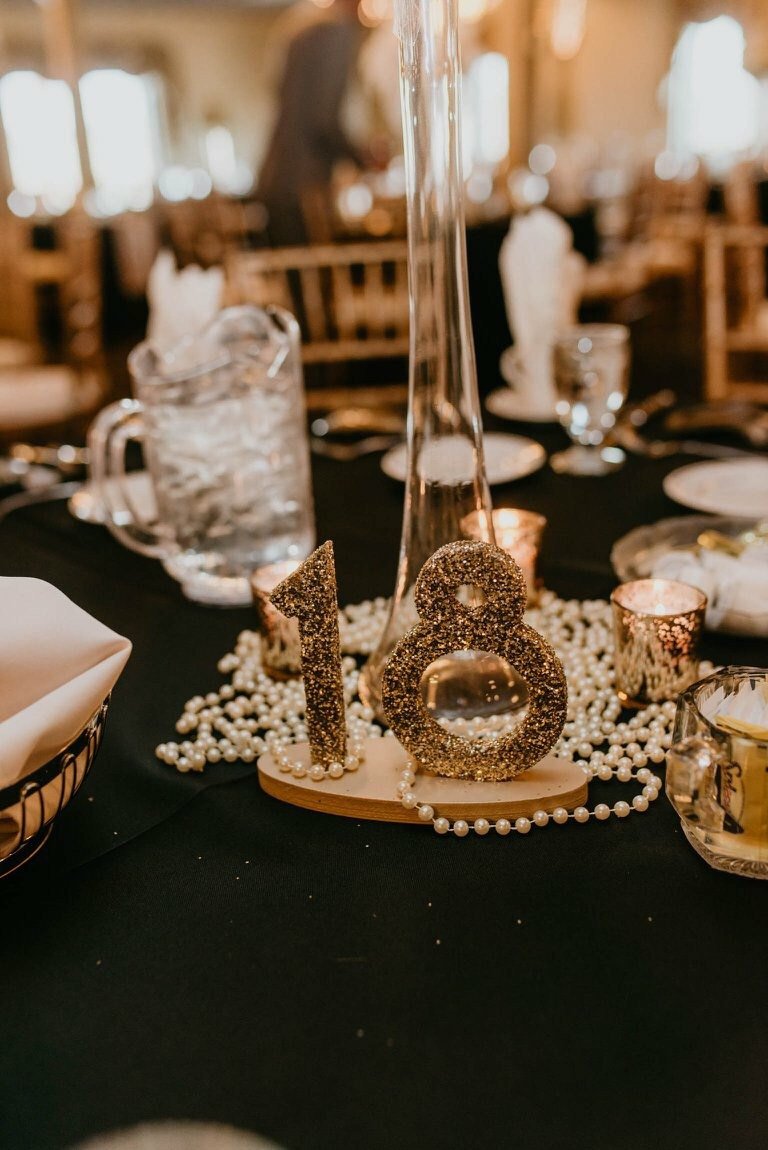Great Gastby Table Setting and Decor  Gatsby party decorations, Gatsby birthday  party, Gold party