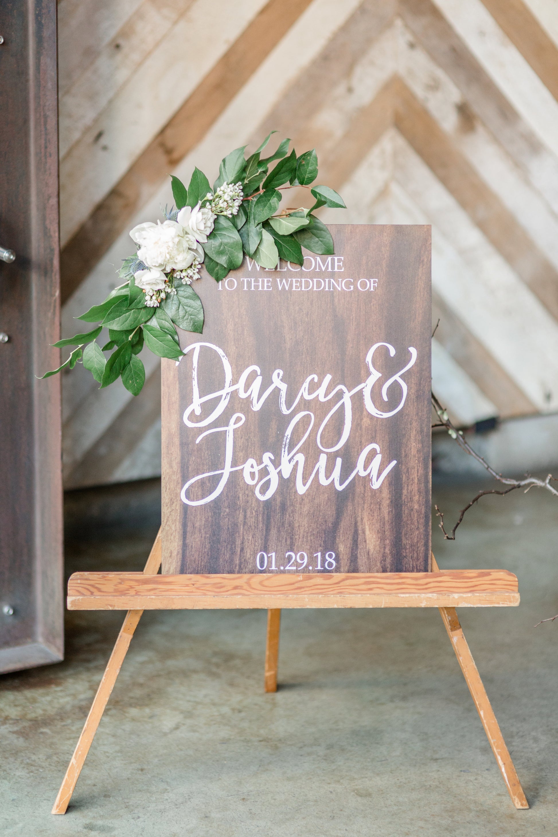 Wood Calligraphy Wedding Welcome Sign – Z Create Design